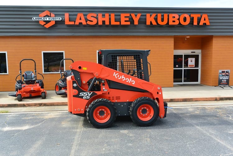 Kubota SSV65 Skid-Steer Loader – R1167
